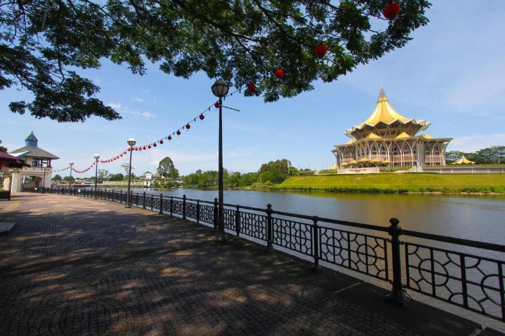 Kemena View Hotel Kuching Exteriör bild